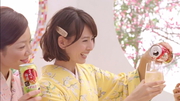 日本MM穿和服 加藤夏希俏皮代言饮料广告