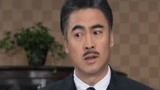 父亲看到女儿在街上搂搂抱抱大发雷霆！