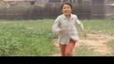 暖春：叔叔和小花说话了，小花跑着去告诉爷爷还摔了一跤