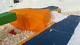 小伙子一路连滚带爬 踉踉跄跄地来到了第四关