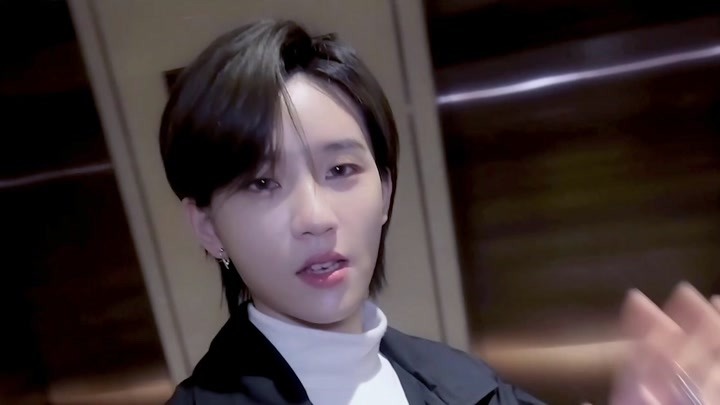 少女vlog探班日记:林凡x陆柯燃x陈艺文 你划我猜的神同步瞬间
