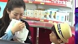 《多彩中国话》小孩拿尿布给妈妈擦眼泪 这是什么神操作？