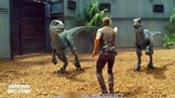 侏罗纪世界：小伙在喂恐龙，却发生意外，差点成了恐龙的盘中餐！