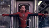 蜘蛛侠2：蜘蛛侠这段拉火车，真是难以超越！众人齐心协力接住