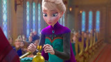 冰雪奇缘：艾莎公主加冕成女王，内心激动，差点暴露了冰雪魔法！