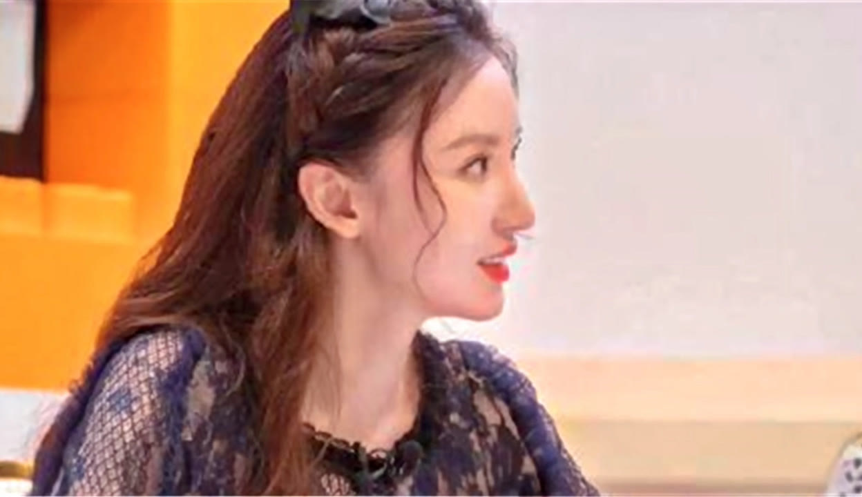 欧美妈妈带着儿子女儿一起直播萝莉男童母女 娱8嘴】张萌哽咽透露女儿曾患心脏病，手术前情绪崩溃反被女儿安慰_粉丝数39266_作品数20422-娱乐视频-免费在线观看-爱奇艺