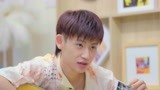 幕后：小鬼从生活中找灵感 吴宣仪把合照挂起来