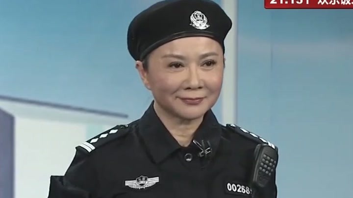 《天网恢恢》片段，蔡明演绎卧底警察，打击诈骗团伙