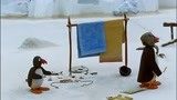 企鹅家族：企鹅放风筝，风停了风筝坠落砸到了大婶的衣架