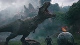 侏罗纪世界：牛龙不知死活，连霸王龙的好兄弟都敢咬，你死不死啊