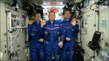 俄罗斯胜利日红场阅兵即将开始 三位宇航员从国际空间站发来祝贺