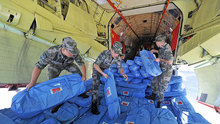 中国首批援助巴基斯坦物资抵达卡拉奇