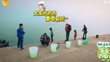 《爸爸去哪儿》 萌娃们和爸爸齐聚海边去钓鱼