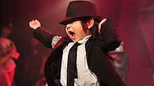 史上最小MJ模仿者小宝 超炫迈克舞步跳起