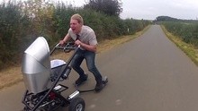 世界上跑得最快的折叠式婴儿车