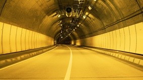 线上看 穿过世界上最长的隧道 (2014) 带字幕 中文配音