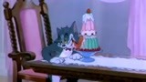 猫和老鼠：杰瑞把汤姆的美味的蛋糕全都吃掉了