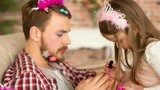 女儿就是爸爸的美妆造型师
