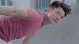 新万家灯火：这个人说：这回参加竞选的人还真不少呢