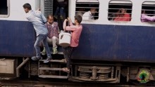 在印度坐火车的真实体验，中国小哥一直在抱怨，情况也确实很糟糕