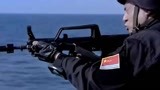 舰在亚丁湾：狡猾海盗包围商船，竟敢跟中国海军硬碰硬，直接炮轰