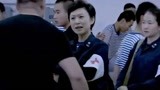 舰在亚丁湾：美女医生跟海军队长掰手腕！原来队长手臂有伤