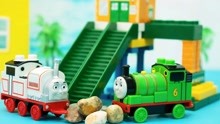 托马斯积木玩具 培西和斯坦利在沃特顿运输石头