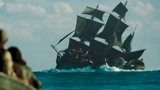加勒比海盗：杰克船长冲向海怪，整条船瞬间被大嘴吞没，沉入海底