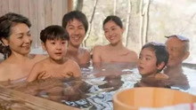日本温泉男女混浴，如何分辨中国人与日本人，看完别害羞