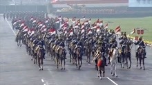 印度2020年建军节阅兵视频，徒步方队接受检阅的镜头！