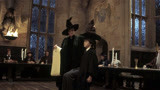 《哈利·波特与魔法石》“神奇分院帽”将哈利·波特送入格兰芬多