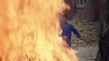 姥姥的饺子馆：熊孩子玩火点燃垃圾堆，校长气得要开除他！