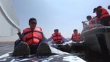 《追星星的人》韩庚划船不用桨全靠拖 美好的游湖体验