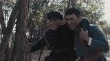 《百炼成钢》大力搀着马胜前行 战友被敌军围困