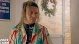 新逃学威龙：小伙为给校花找回项链，直接在海里游了一晚上