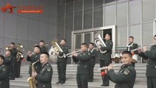 [图]官兵同乐迎新春 欢欢喜喜过大年