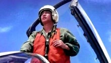 王伟驾驶战斗机，驱离美军侦察机时发生碰撞，最终坠入大海