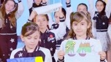 中意两国儿童用汉语唱响杜甫绝句 外国小朋友展示画作