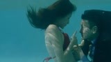 富春山居图：刘总泡妞太厉害了，泳池中与美女浪漫！