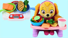 怎么给汪汪队的小狗做蔬菜沙拉和水果汁？益智玩具