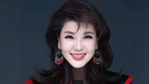 线上看 号称央视宠儿的乌兰图雅，为何套不住汉子？真相曝光难怪单身至今 (2024) 带字幕 中文配音