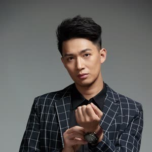 Zhi Li